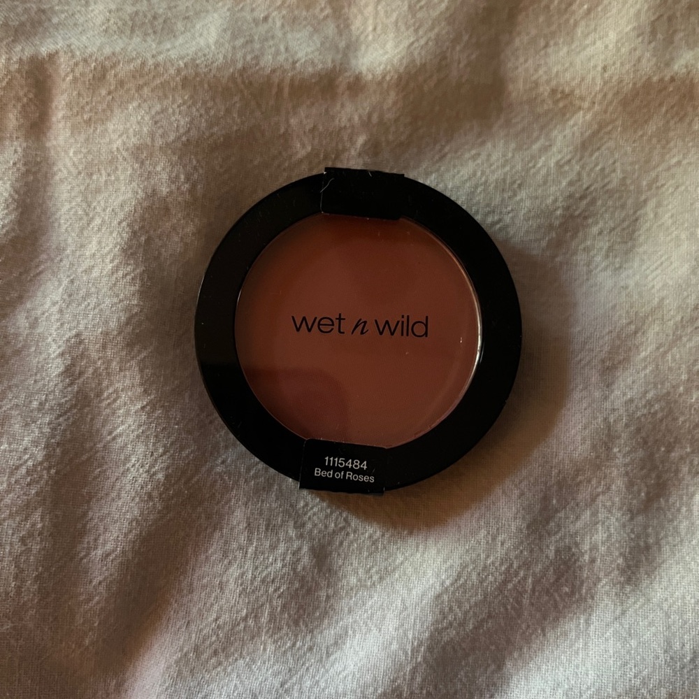⭐4/$15 Wet n Wild Blush Pearlescent Pink